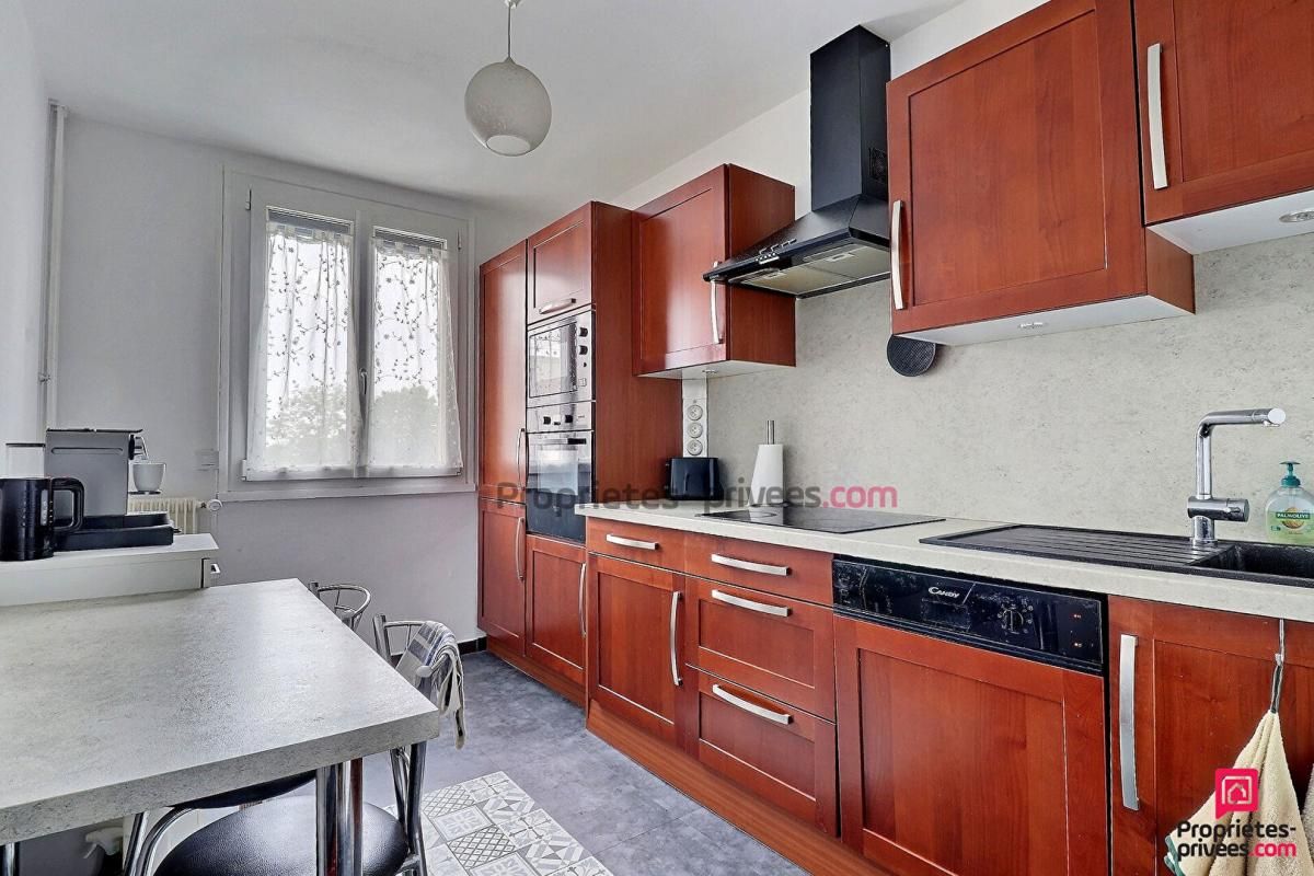 SAINTE-GENEVIEVE-DES-BOIS Appartement Sainte Genevieve Des Bois trois pièces de 67.68 m²  dans une résidence sécurisée 2