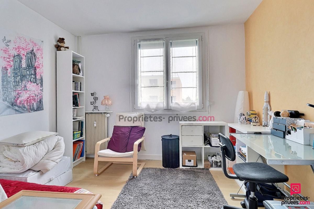 SAINTE-GENEVIEVE-DES-BOIS Appartement Sainte Genevieve Des Bois trois pièces de 67.68 m²  dans une résidence sécurisée 4