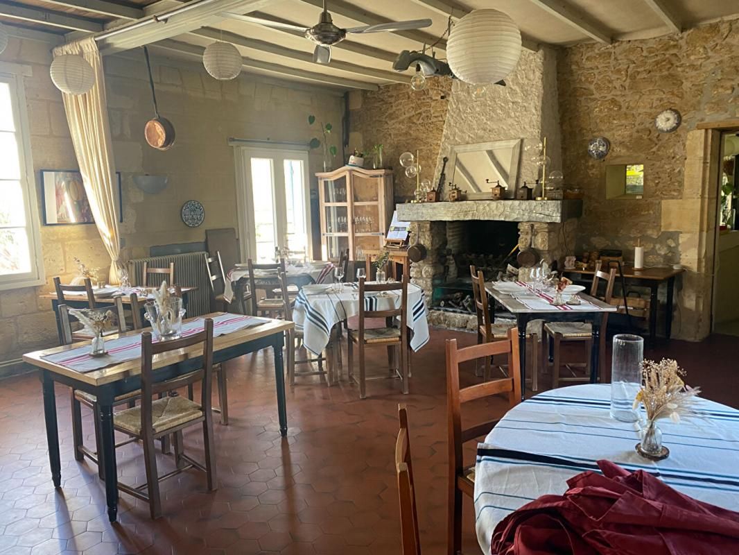 SAINT-EMILION SECTEUR  SAINT-EMILION - MURS ET FONDS, AUBERGE LICENCE IV 2
