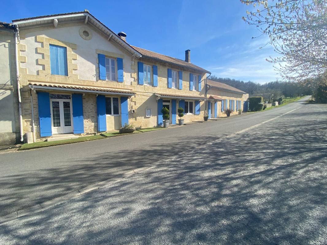 SAINT-PEY-DE-CASTETS Maison  7 pièce(s) 300 m2 2