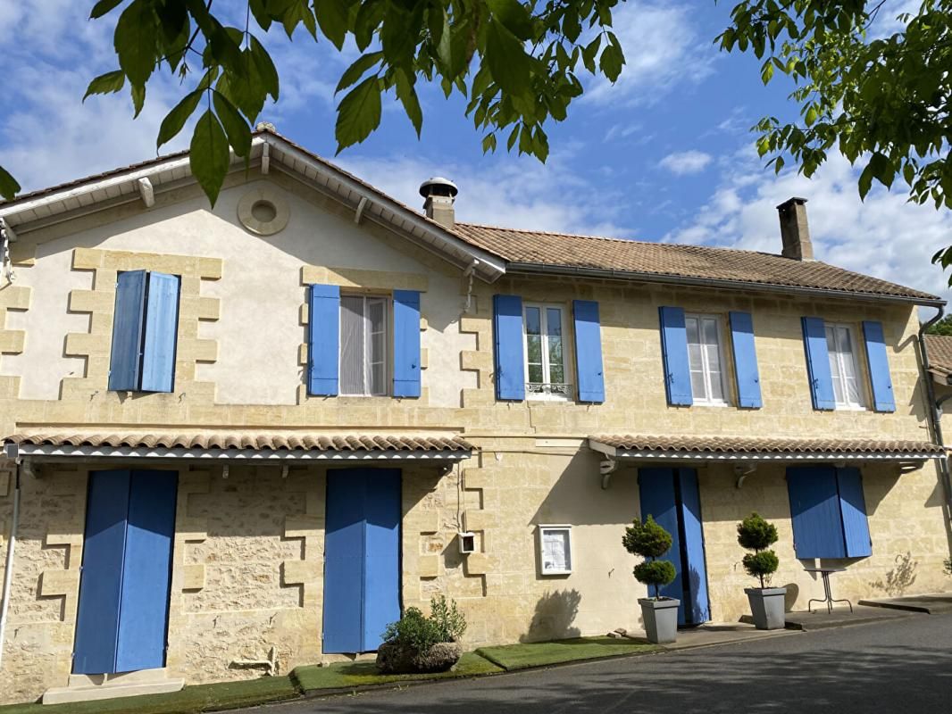 SAINT-PEY-DE-CASTETS Maison  7 pièce(s) 300 m2 4