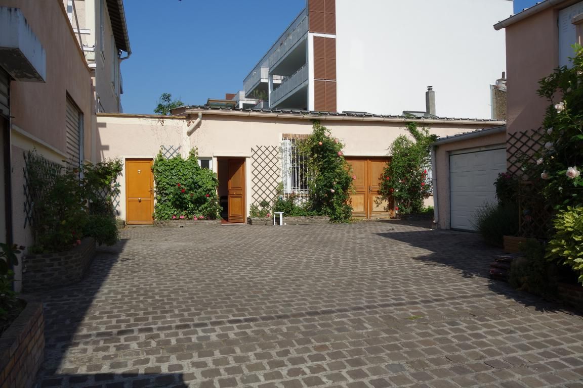 AUBERVILLIERS Demeure de prestige 36ièce(s) 804 m2 2