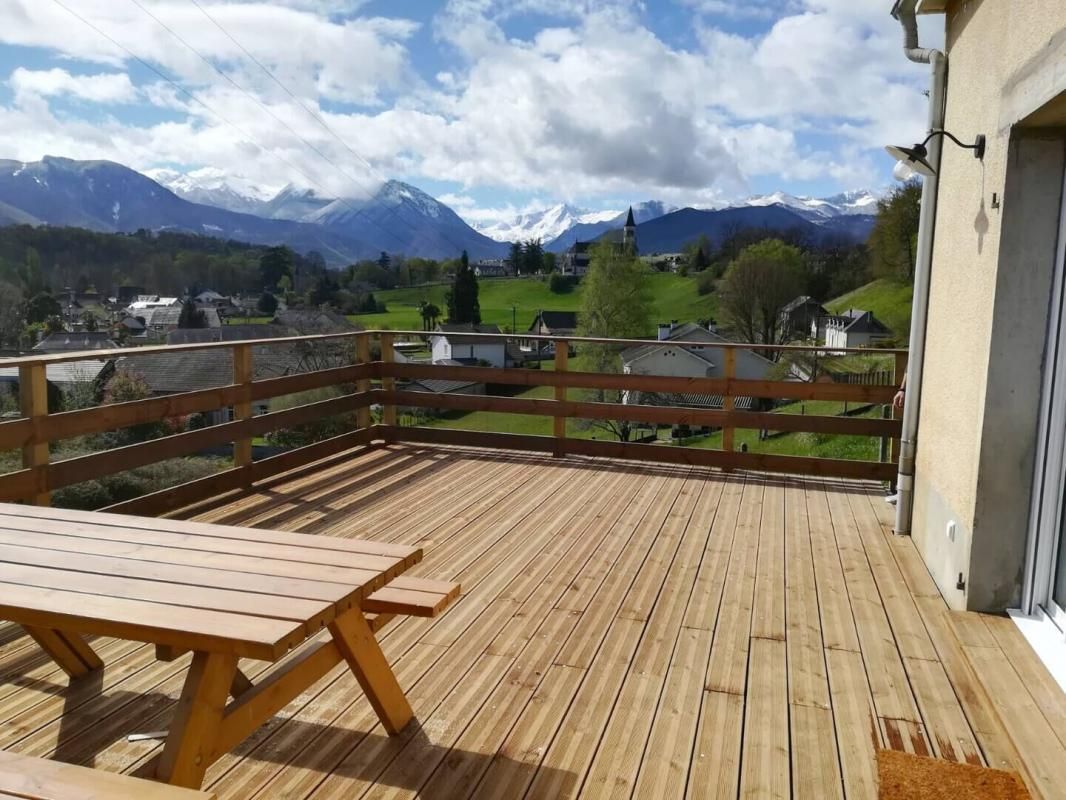 Maison avec jardin, vue Pyrénées