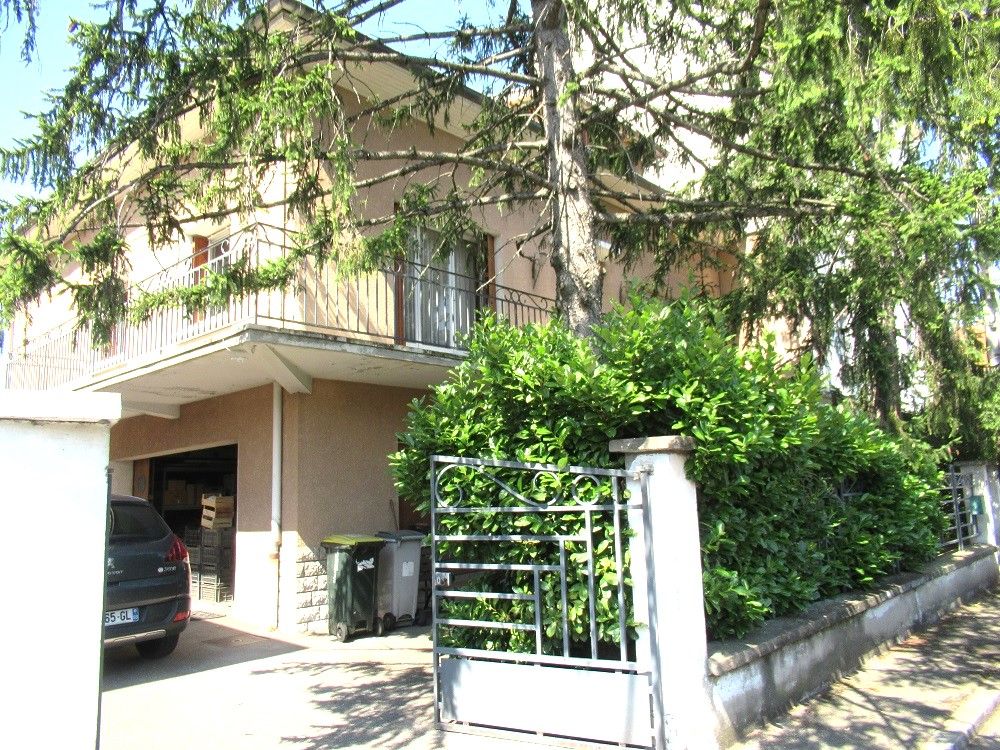 Grande Maison 210 m2 habitables à LYON 8ème