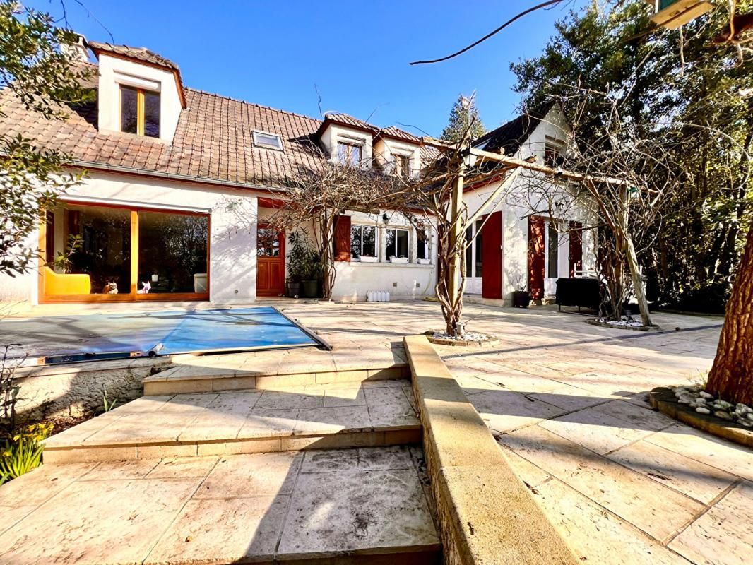 À VENDRE Propriété d'exception à Linas Maison contemporaine de 182 m²