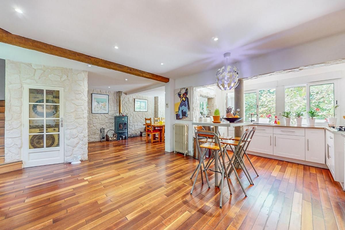 LINAS À VENDRE Propriété d'exception à Linas Maison contemporaine de 182 m² 3