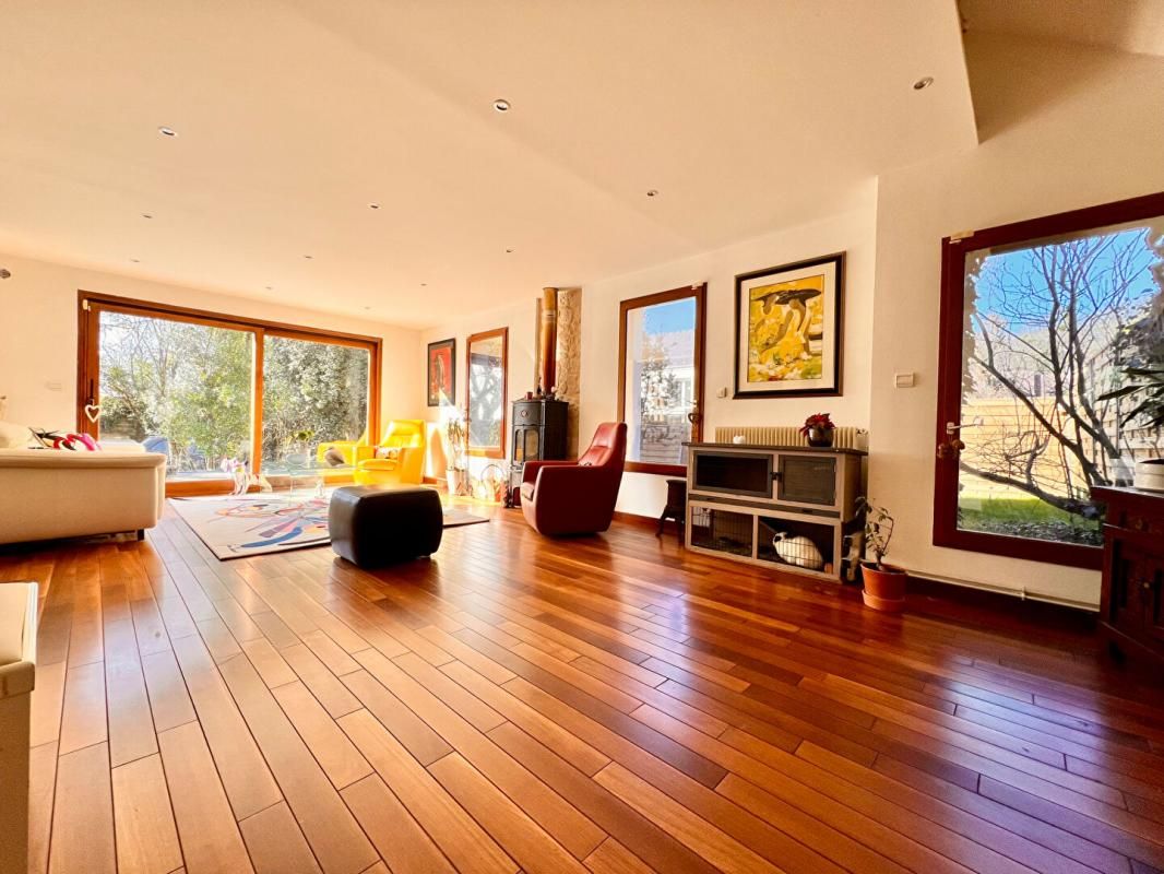 LINAS À VENDRE Propriété d'exception à Linas Maison contemporaine de 182 m² 4