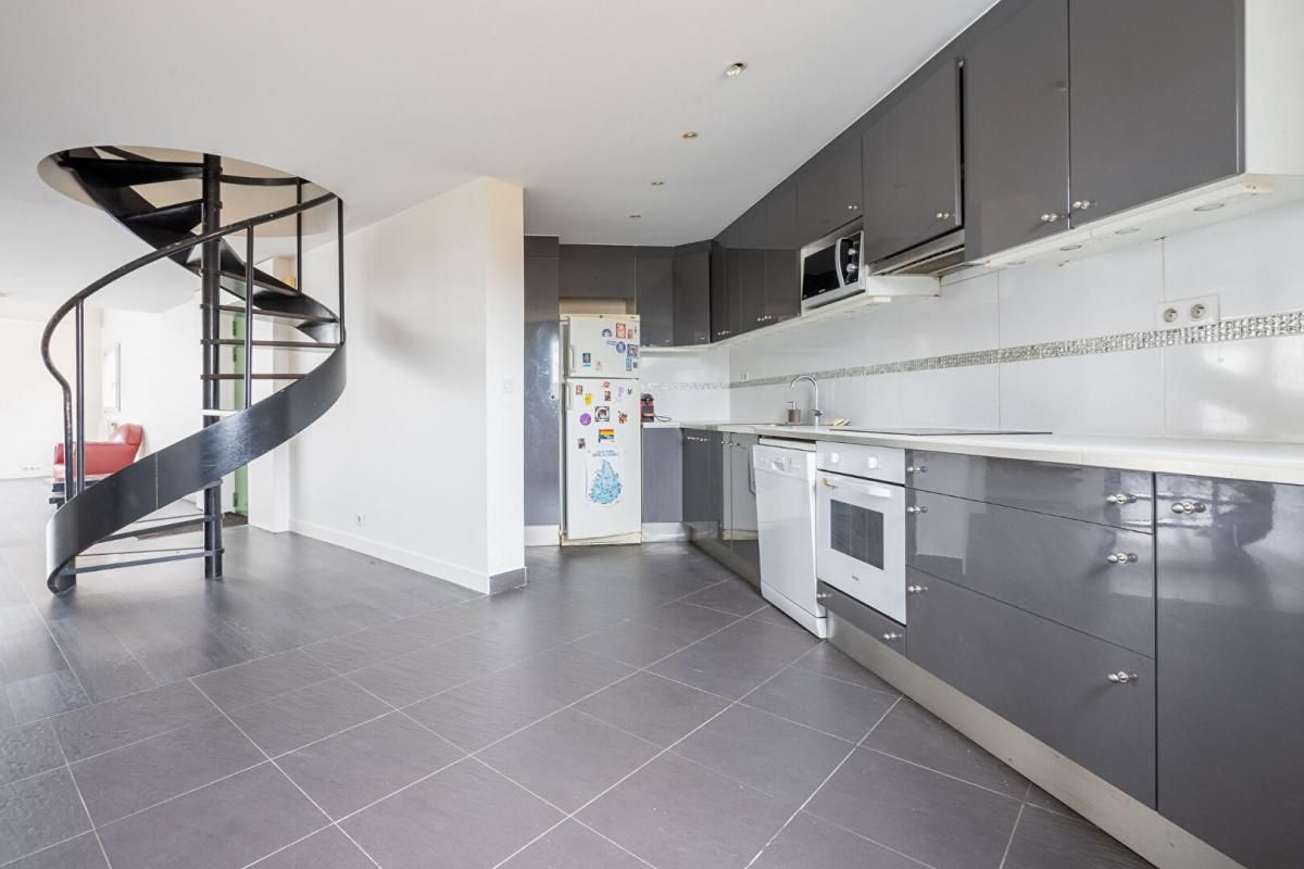 BAGNOLET Lumineux duplex familial avec terrasse ? Un havre de paix aux portes de Paris 2