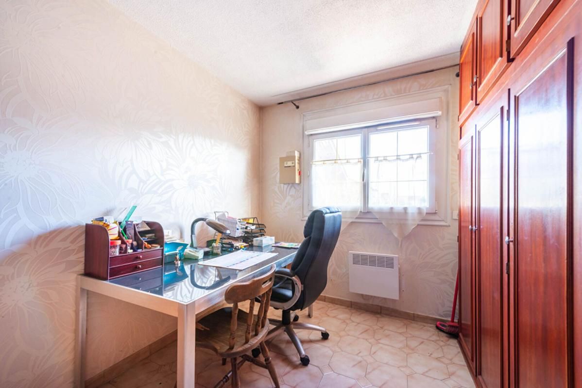 MORANGIS À vendre à Morangis ? Maison familiale avec jardin, sous-sol total et potentiel évolutif 4
