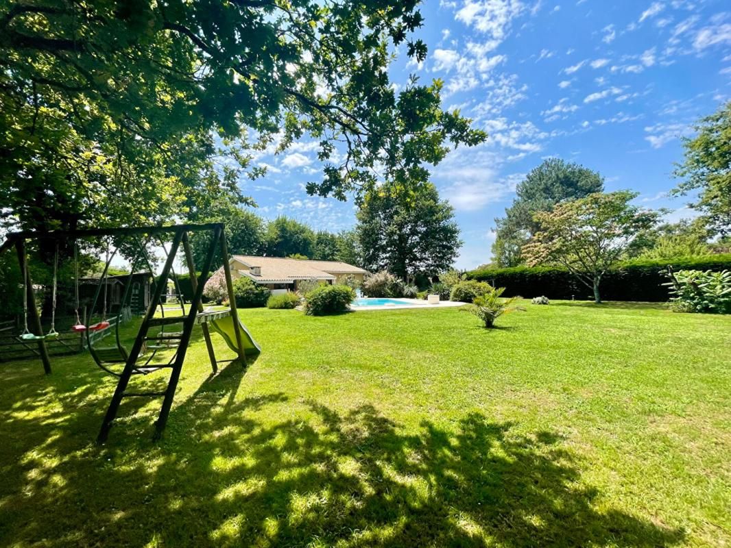 PUGNAC Maison Pugnac 6 pièce(s) 135 m2 4