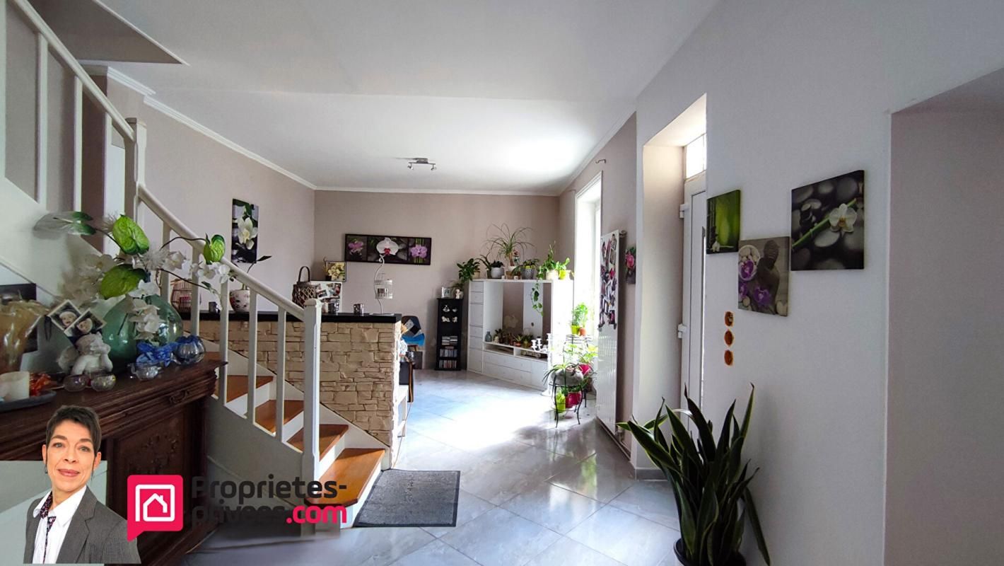 LE COTEAU LE COTEAU (42120) Maison de ville 3 chambres, garage, terrain 350 m² 4