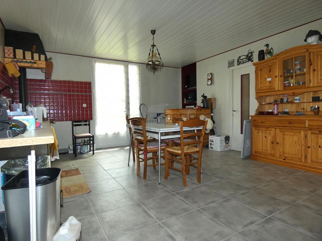 PAYZAC Maison 115 m2 habitables / 3 chambres / s/sol / grand garage / terrain 1548m² 4