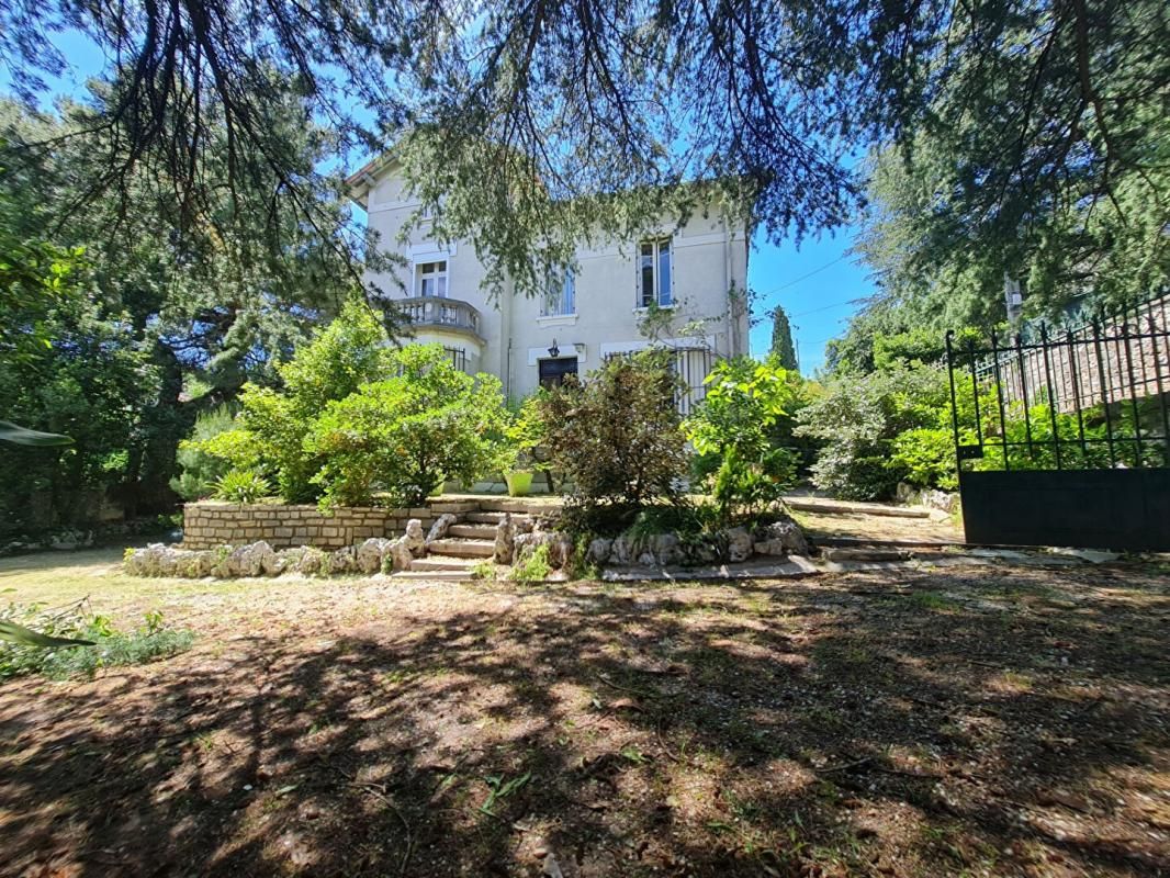 ALES RARE ET EXCEPTIONNEL Maison de maitre à 2 pas du centre ville 2