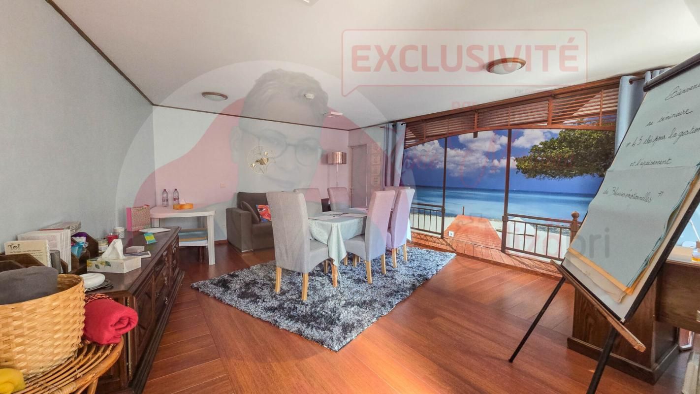 SAINT-REMY-DE-CHARGNAT Maison de charme 190 m² avec cour et grande terrasse fleuries 4