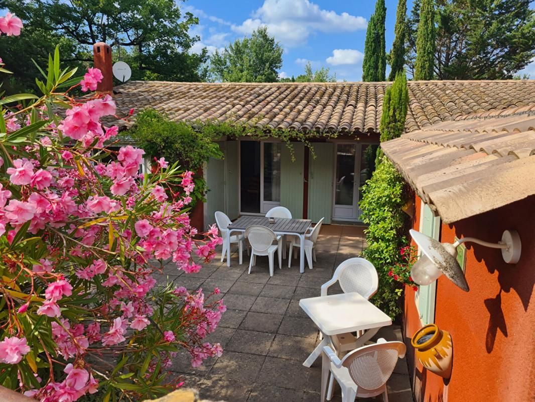 ROUSSILLON Villa avec piscine à Roussillon 3