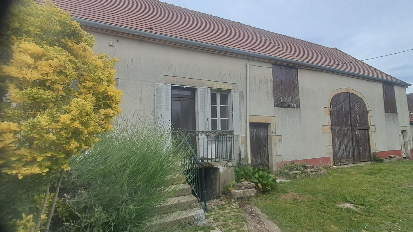 VILLIERS-LE-SEC Ensemble de deux maisons 47m² et 65m² avec dépendances - 75 000 2
