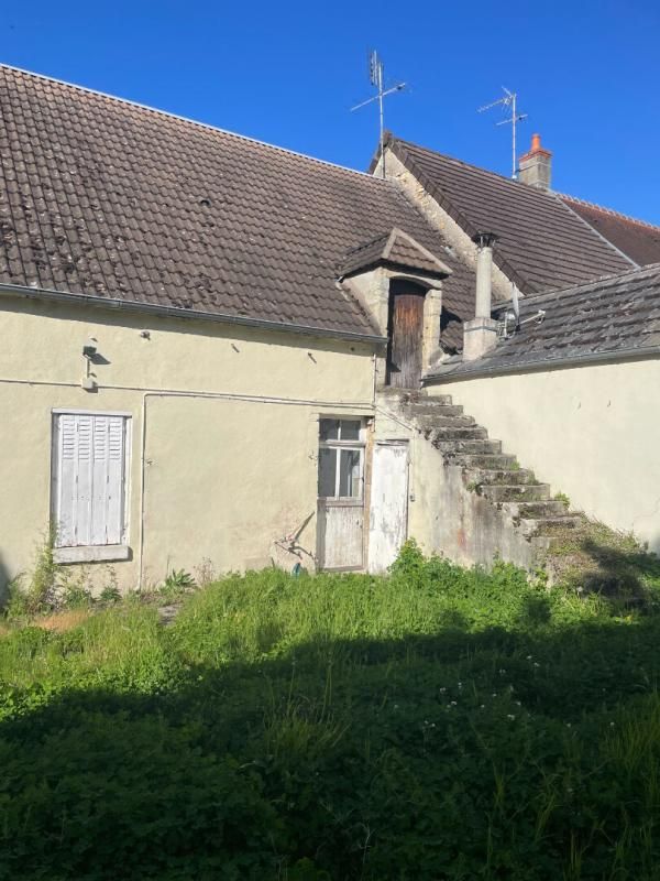 MEILLANT Maison de village à fort potentiel 133 m² + combles aménageables Proche Saint-Amand-Montrond 3