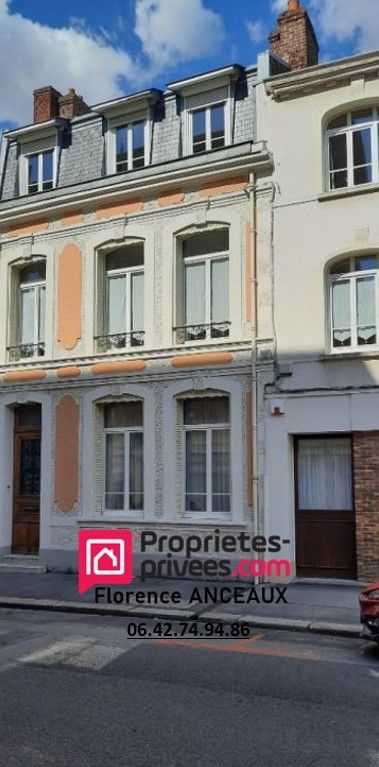 ENSEMBLE IMMOBILIER AVEC MAISON BOURGEOISE ET 2 IMMEUBLES