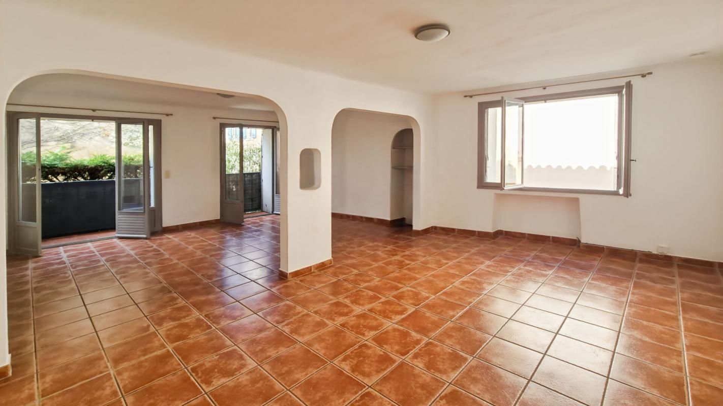 BAGNOLS-SUR-CEZE CODOLET 30200 Maison de village 165 m²    179 000 euros 2