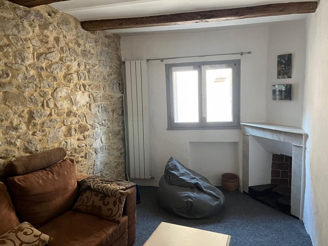BAGNOLS-SUR-CEZE CODOLET 30200 Maison de village 165 m²    179 000 euros 3