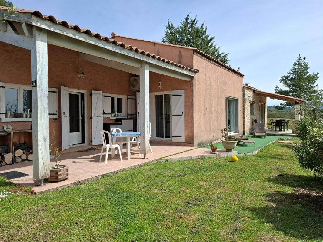 MAISON INDIVIDUELLE DE PLAIN-PIED 118 M² 6 PIECES 4 CHAMBRES AVEC PISCINE SUR 2400 M² DE TERRAIN