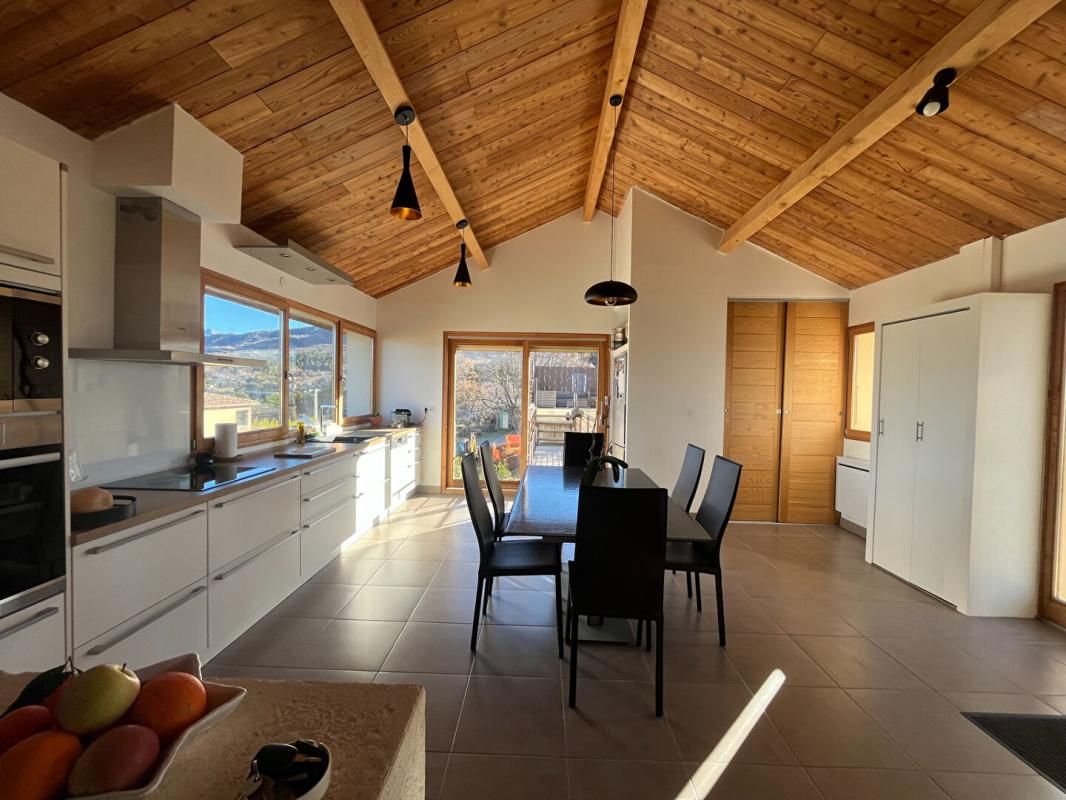 DIGNE-LES-BAINS Maison Design en pierre rénovée 3