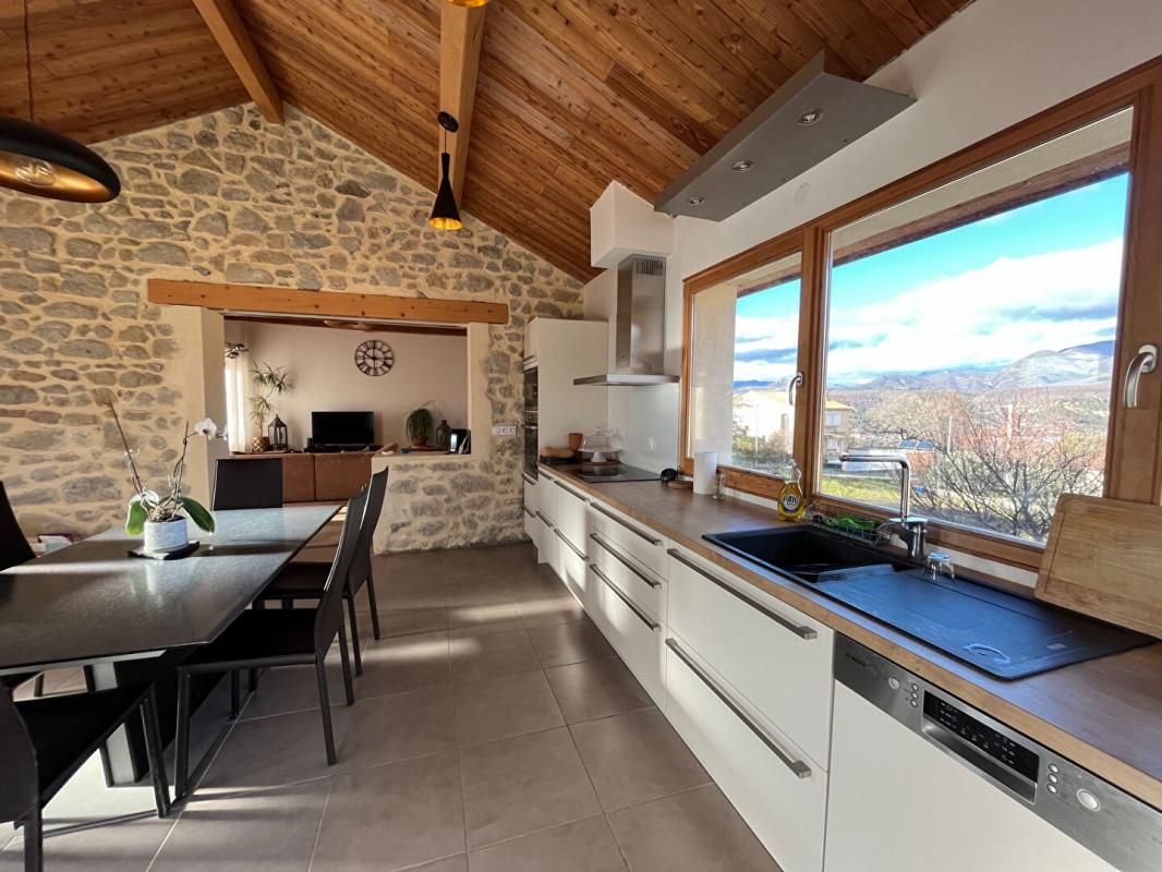 DIGNE-LES-BAINS Maison Design en pierre rénovée 4