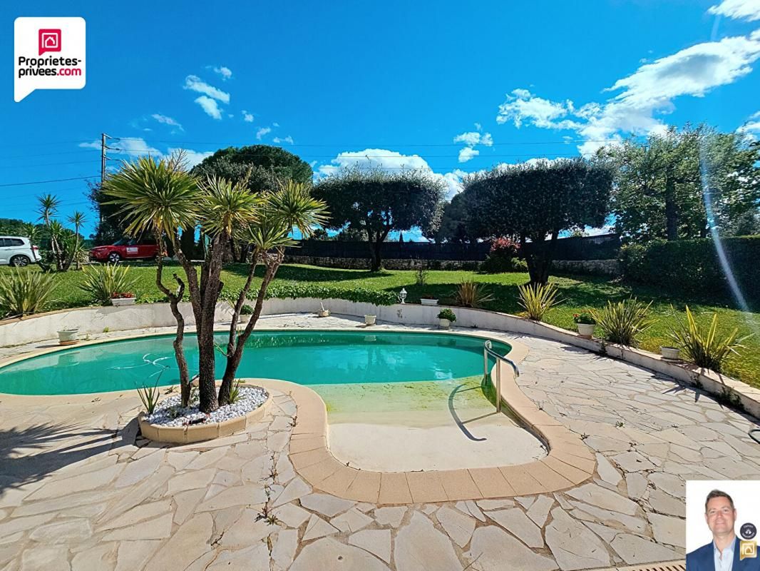 PEYMEINADE VILLA 5 PIECES 177 m2 PISCINE SOUS-SOL GARAGE ET TERRAIN DE 2335 M2 3
