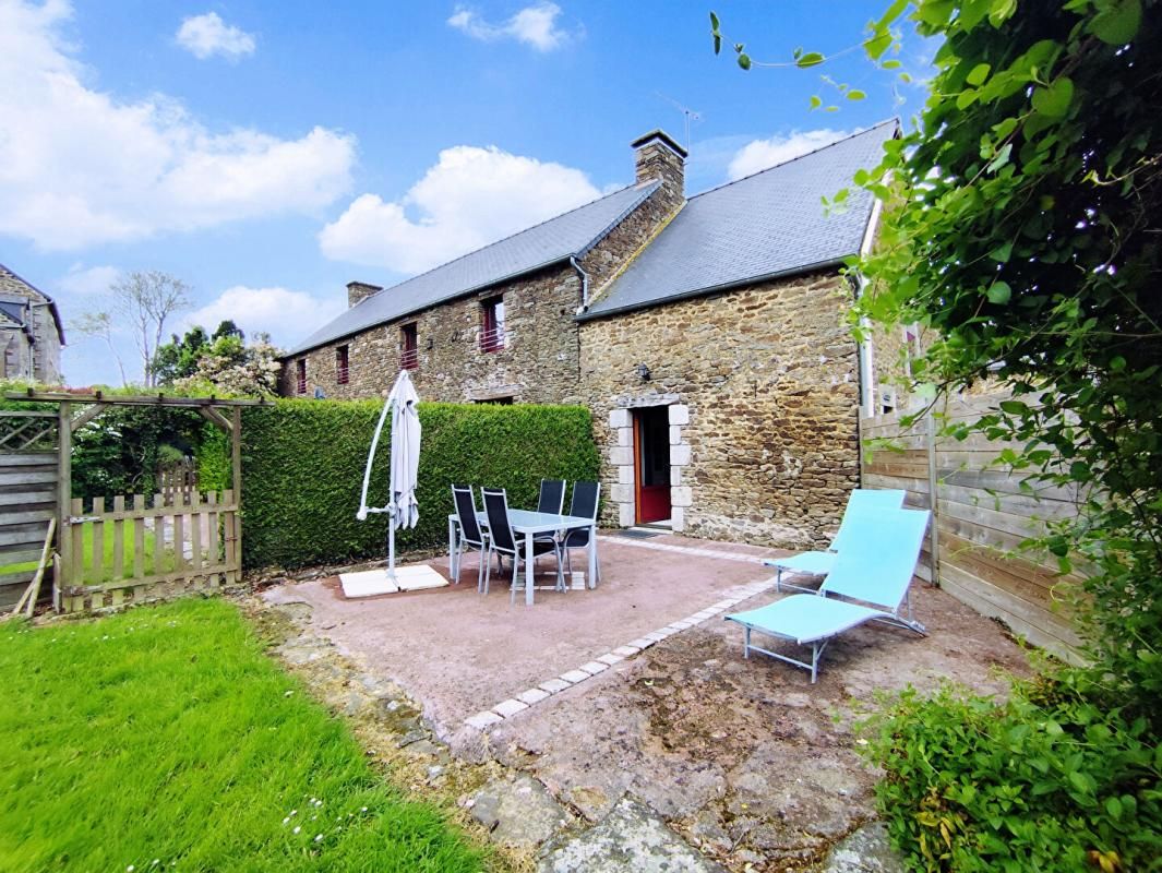 LANVALLAY Lanvallay : Ensemble immobilier de 3 gites 2