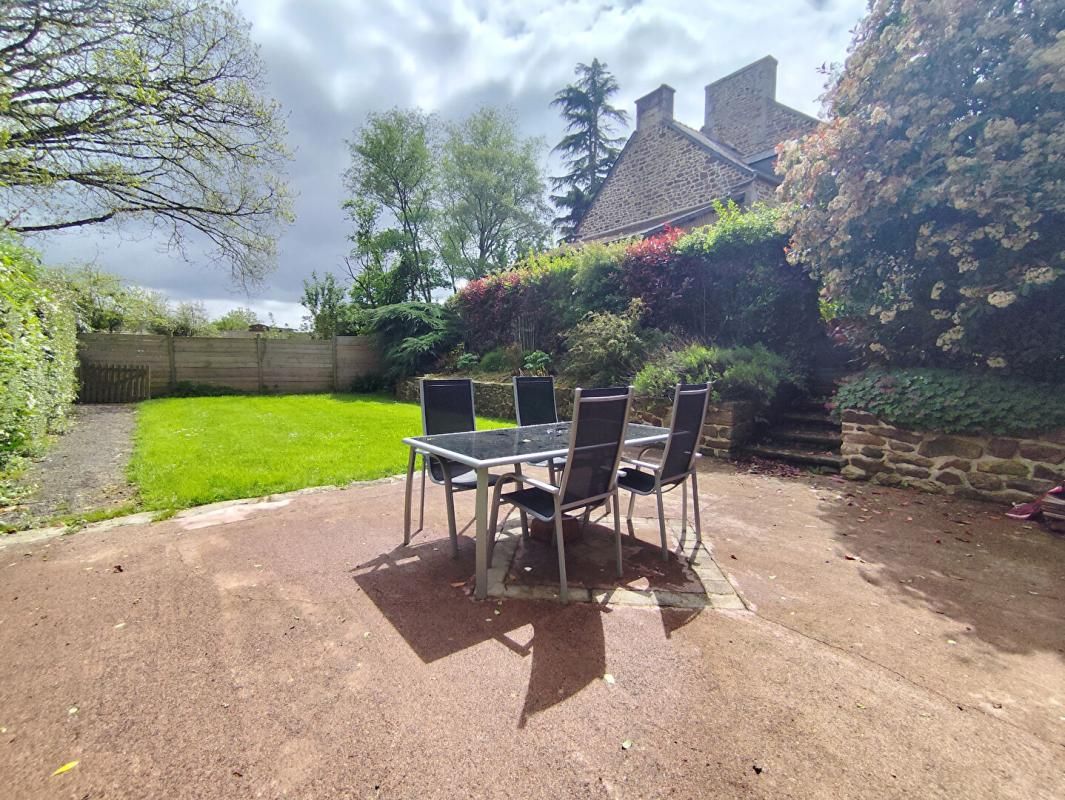 LANVALLAY Lanvallay : Ensemble immobilier de 3 gites 3