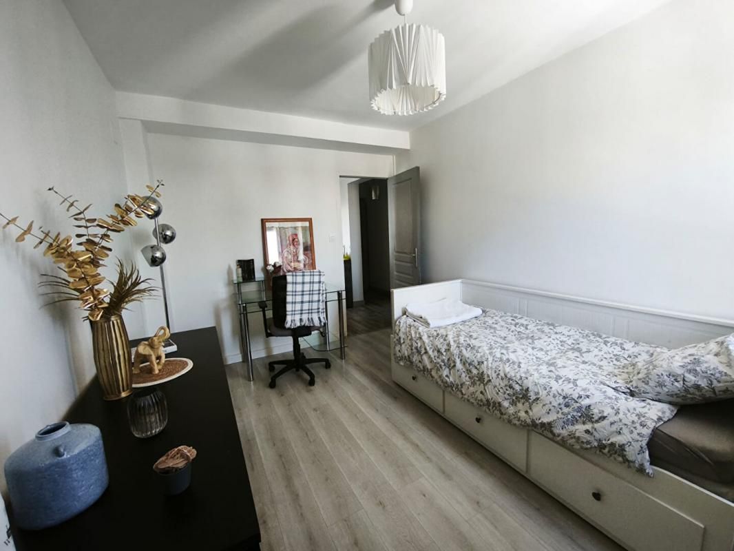 BORDEAUX Appartement 5 pièces Bordeaux Caudéran centre 92m² 3