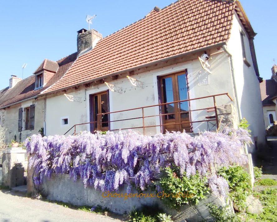 24390 Hautefort maison avec grange