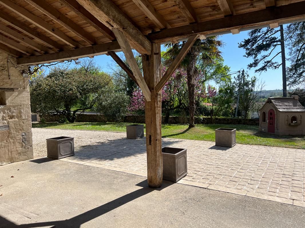 Maison Nanteuil 6 pièce(s) 215 m2