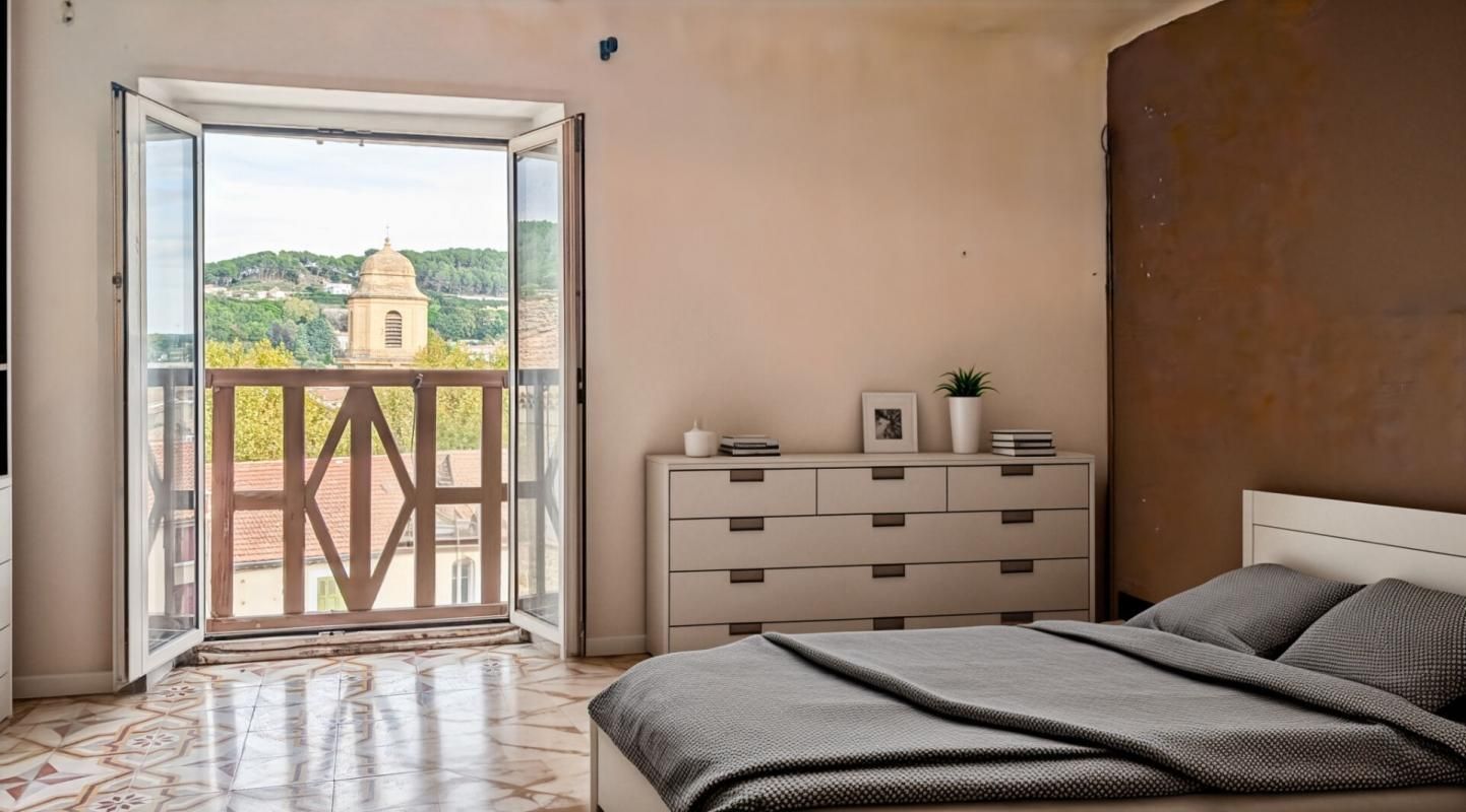 SAINT-CHAMAS Maison Saint-Chamas 7 pièces 170 m2 3