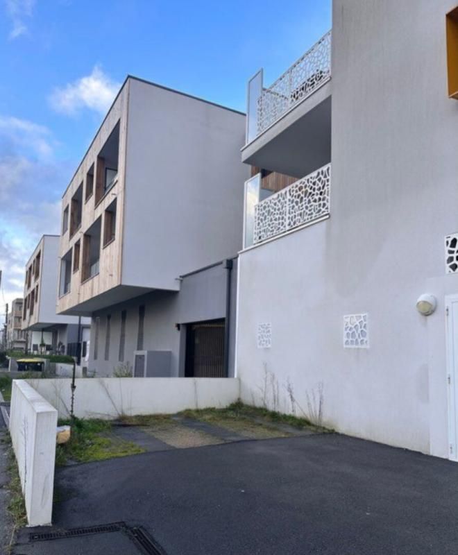 VERTOU Places de PARKING - VERTOU 2