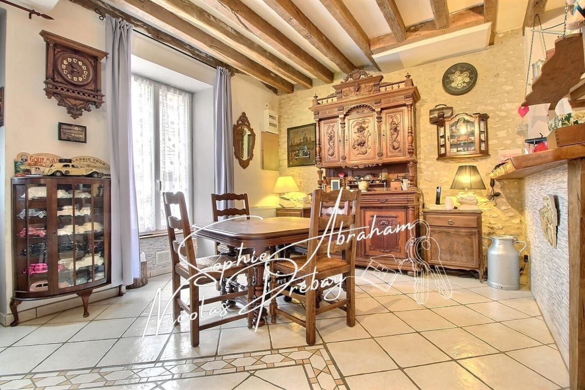 OUTARVILLE Exclusivité ! Maison en pierres sans travaux de 4 pièces, 3 chambres 2