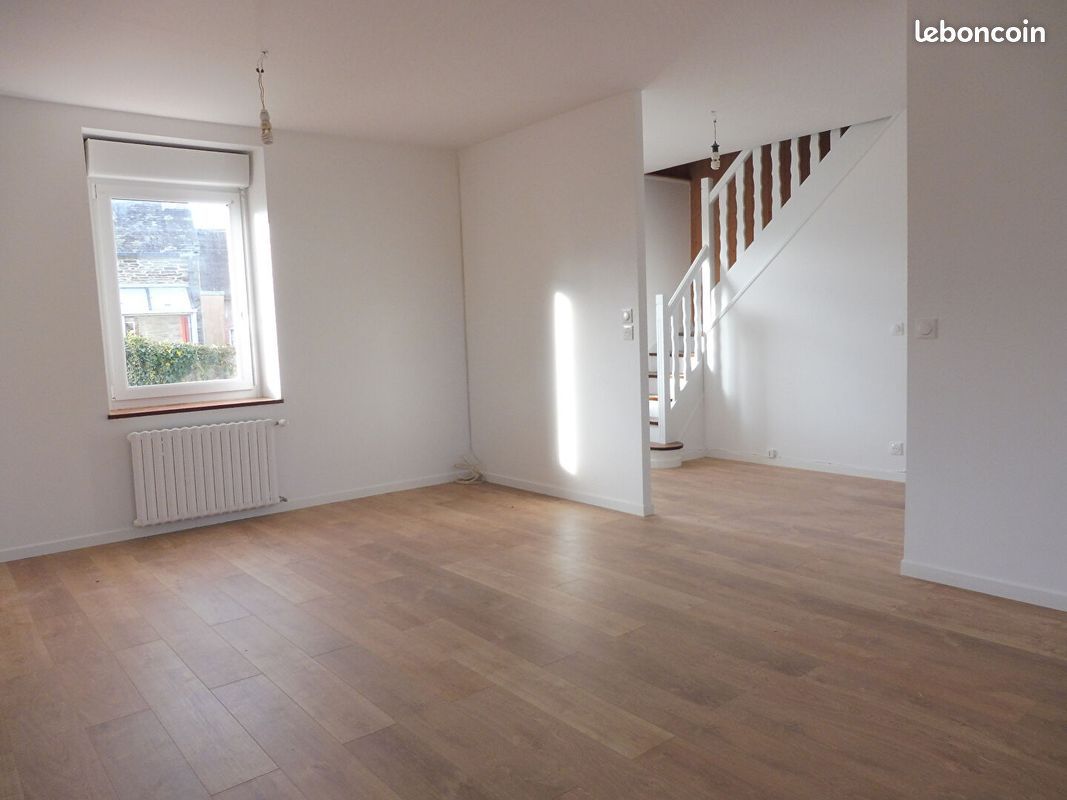 CARHAIX-PLOUGUER Maison Carhaix Plouguer 4 pièce(s) 85 m2 3