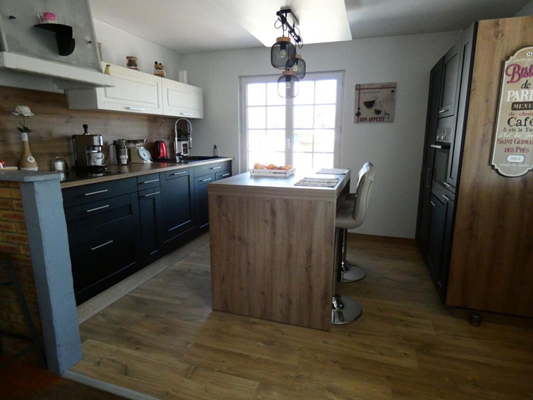 LA COUTURE-BOUSSEY Maison 3 chambres 3
