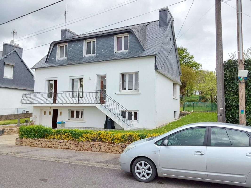 Maison Carhaix Plouguer 7 pièce(s) 120 m2