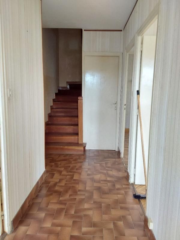 CARHAIX-PLOUGUER Maison Carhaix Plouguer 7 pièce(s) 120 m2 3