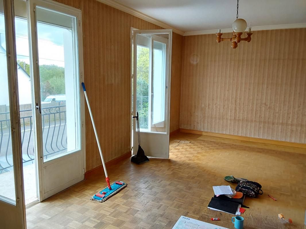 CARHAIX-PLOUGUER Maison Carhaix Plouguer 7 pièce(s) 120 m2 4