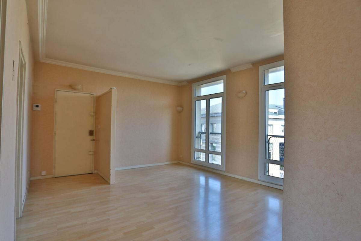 BEAUVAIS Appartement 5 pièce(s) 91 m2 2