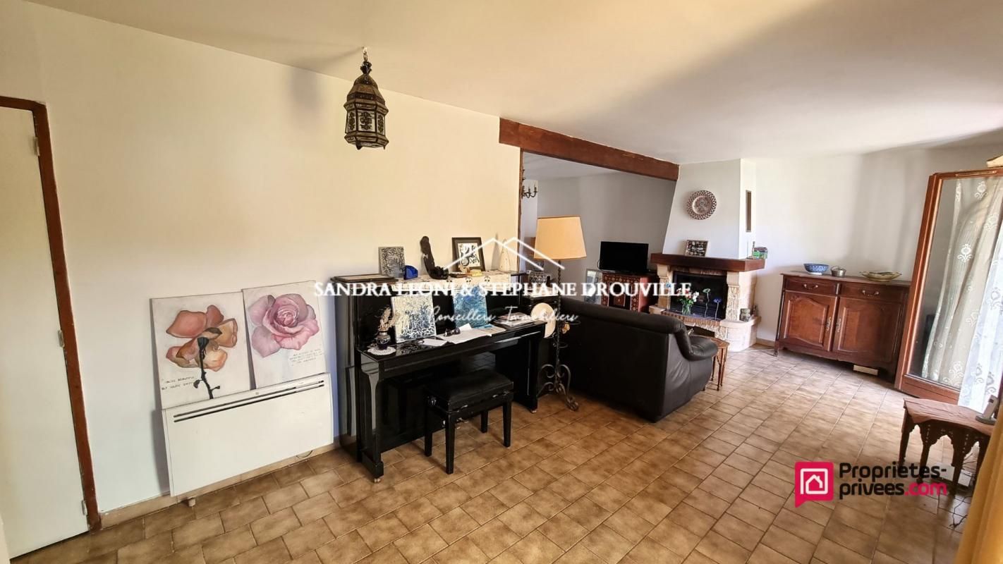 CHARTRES PROCHE CHARTRES - CHARMANTE MAISON FAMILIALE de 180 m², 8 pièces 4