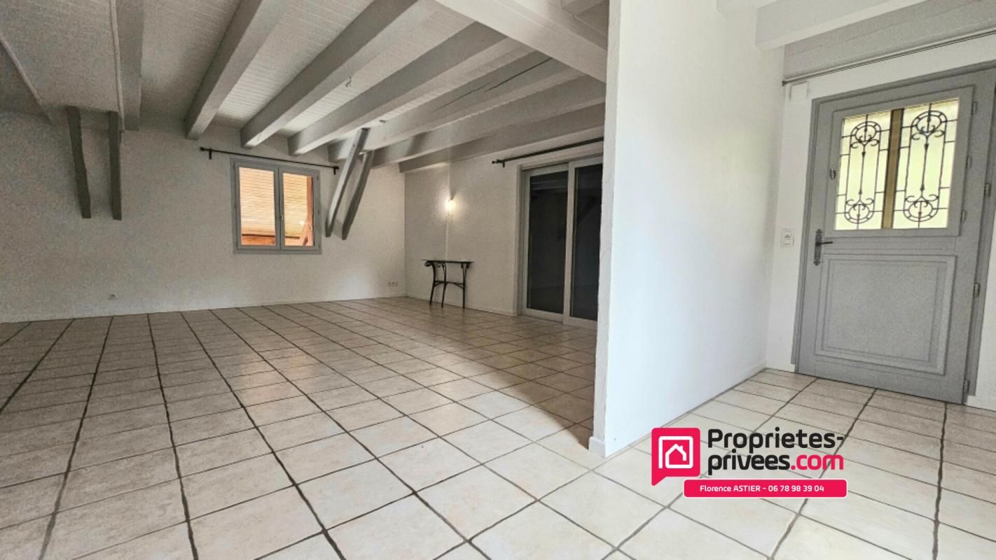 CHAVANOD : Maison /appartement atypique, rénové - Très bien exposé - terrain 200 m2
