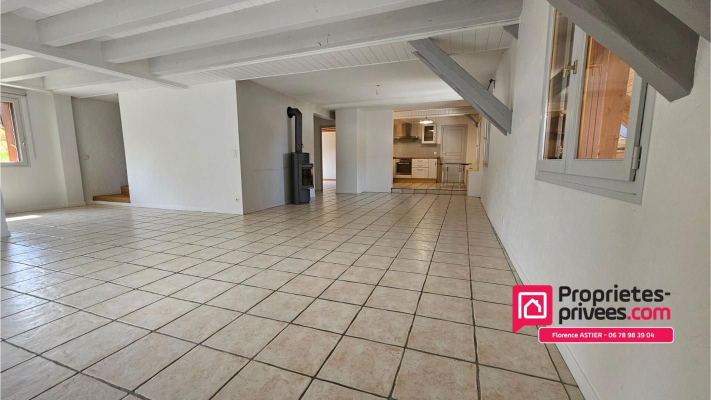 CHAVANOD CHAVANOD : Maison /appartement atypique, rénové - Très bien exposé - terrain 200 m2 2