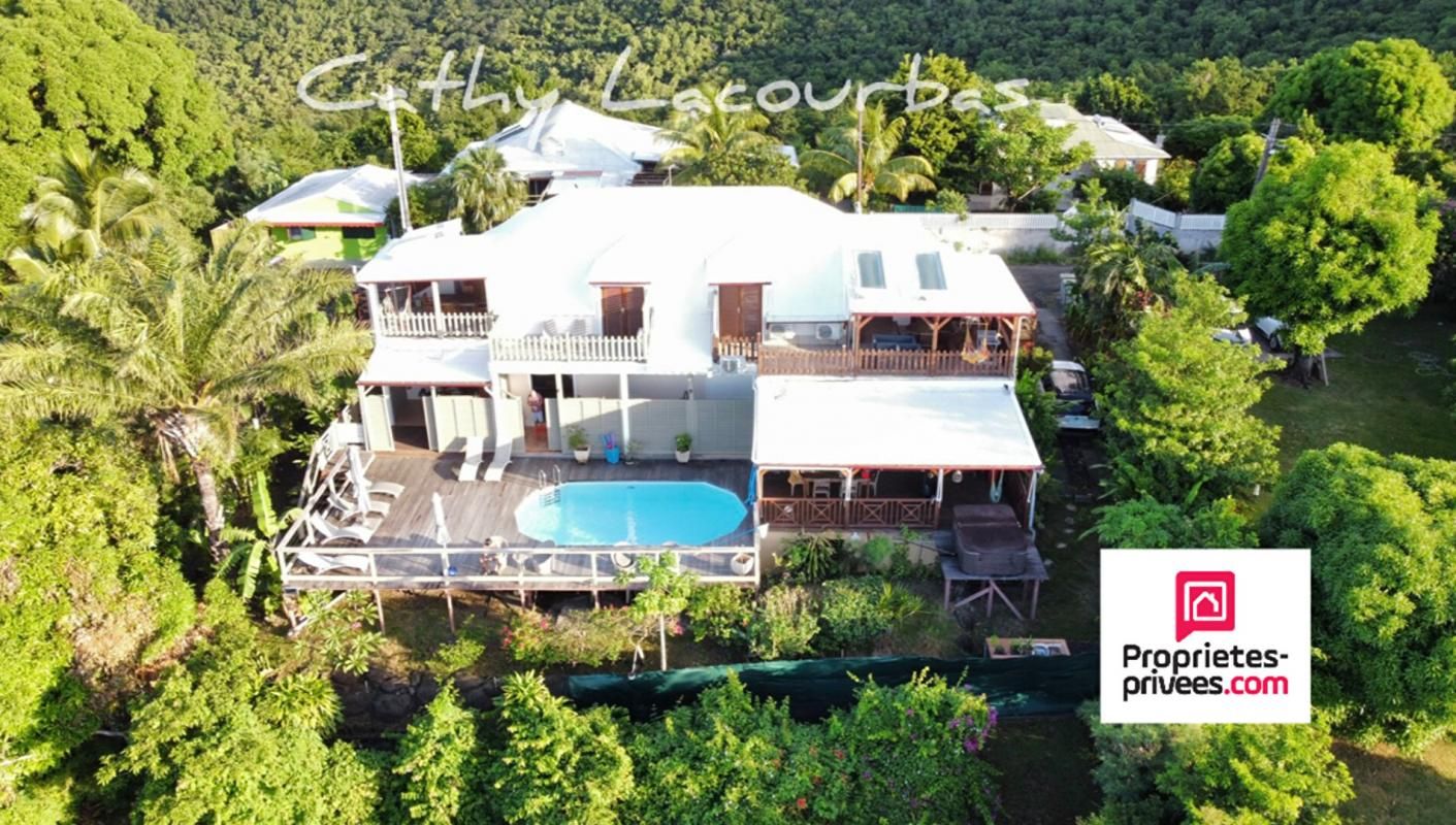 BOUILLANTE Villa comprenant 5 appartements, vue mer exceptionnelle-Bouillante 1