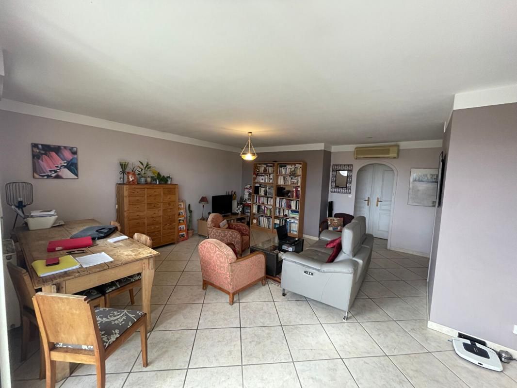 VALENCE Appartement Valence 5 pièce(s) 100 m2, garage, terrasse 3