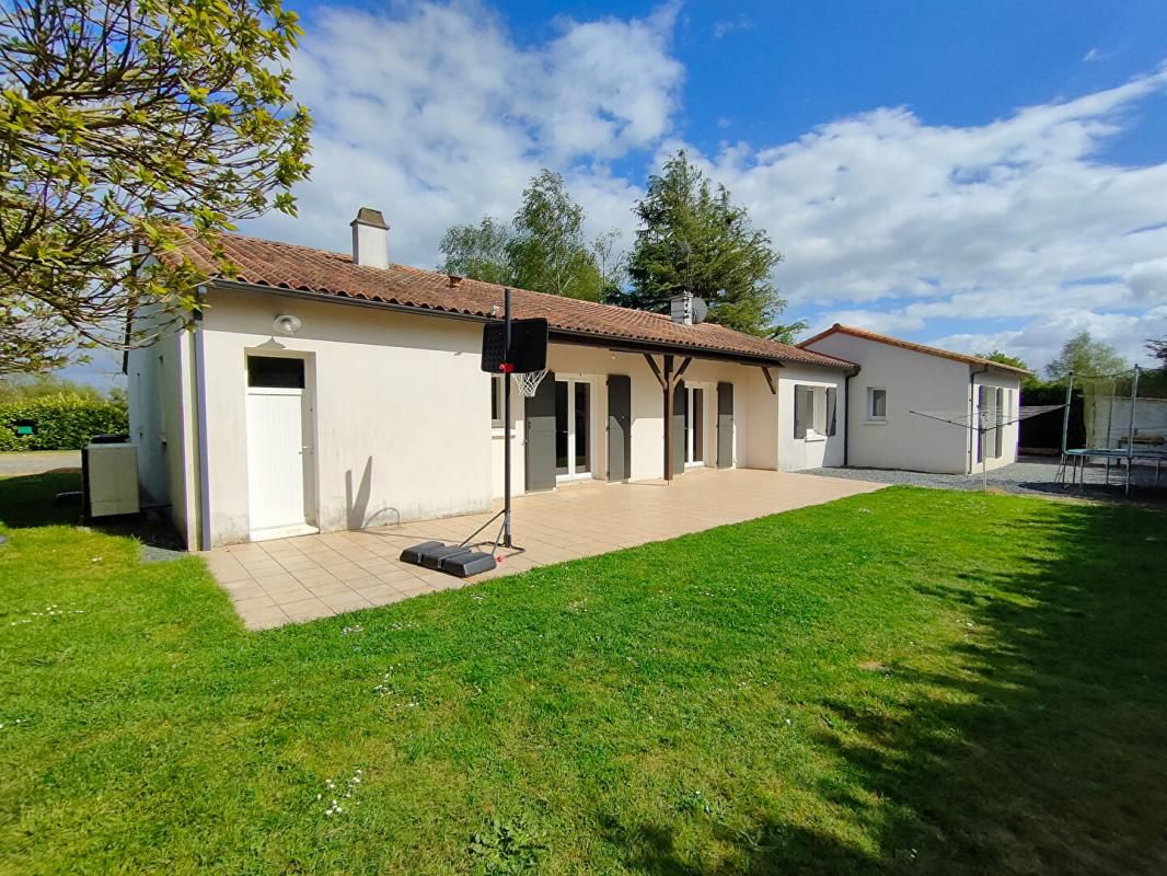 TREIZE-VENTS Maison secteur St Laurent sur Sèvre 6 pièces 154 m2 2