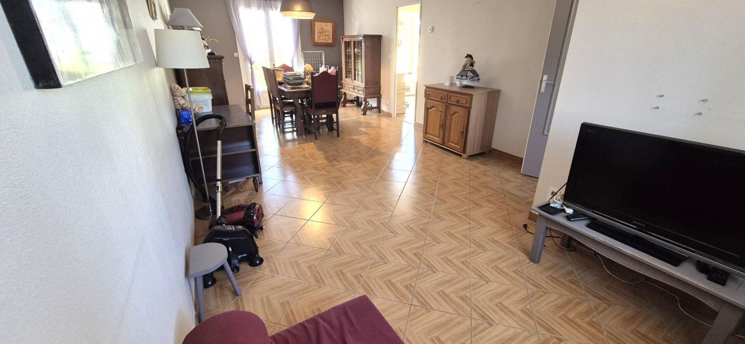 SAINT-DIZIER Belle Maison de 104 m² à Rafraîchir avec Cour avant, Cave, Terrasse, Abri de jardin et Terrain clos et arboré de 260 m² 4