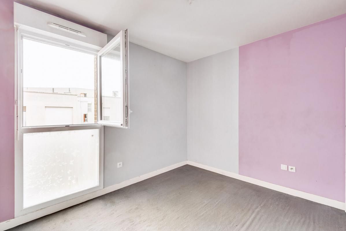 BOBIGNY Duplex lumineux avec balcon et terrasse ? 4 pièces de 83 m² 3